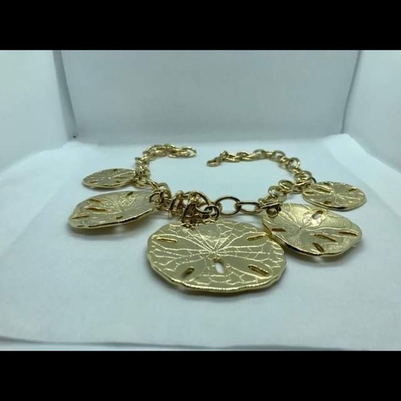 Chunky Goldtone Sand dollar Link Necklace 22inches - Picture 3 of 3